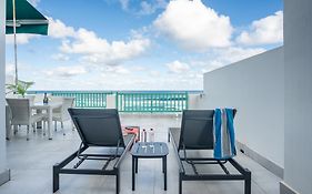 3 Skiathos- Stylish Apartment With Breaker Views